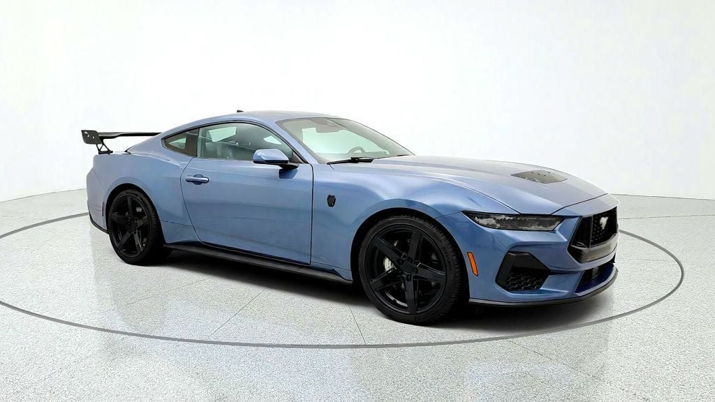 Used 2025 Ford Mustang GT Premium RWD image 3