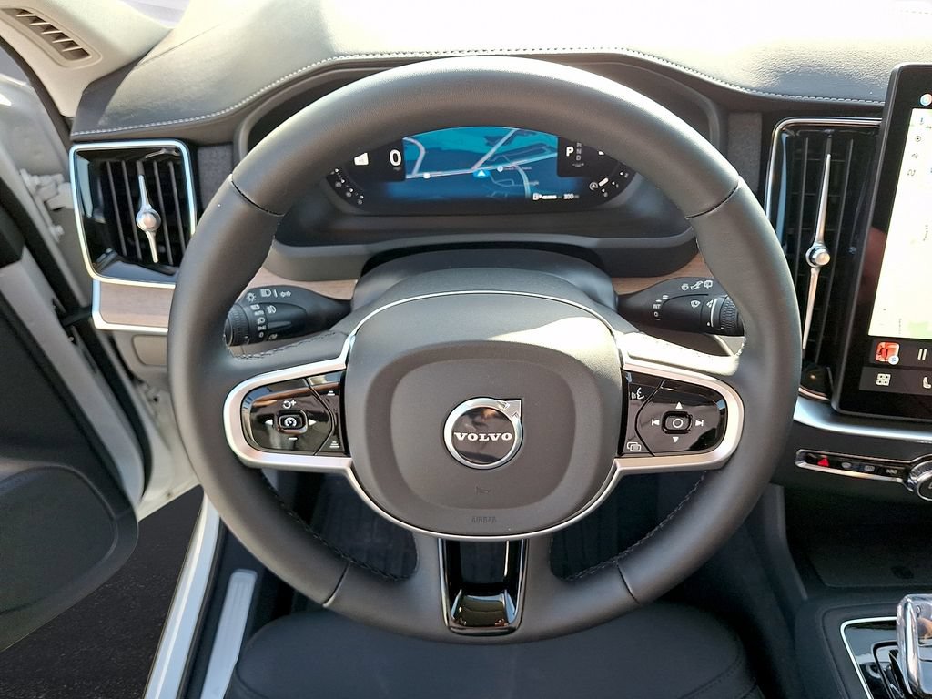 Certified 2025 Volvo XC90 B5 Core AWD/4WD image 22