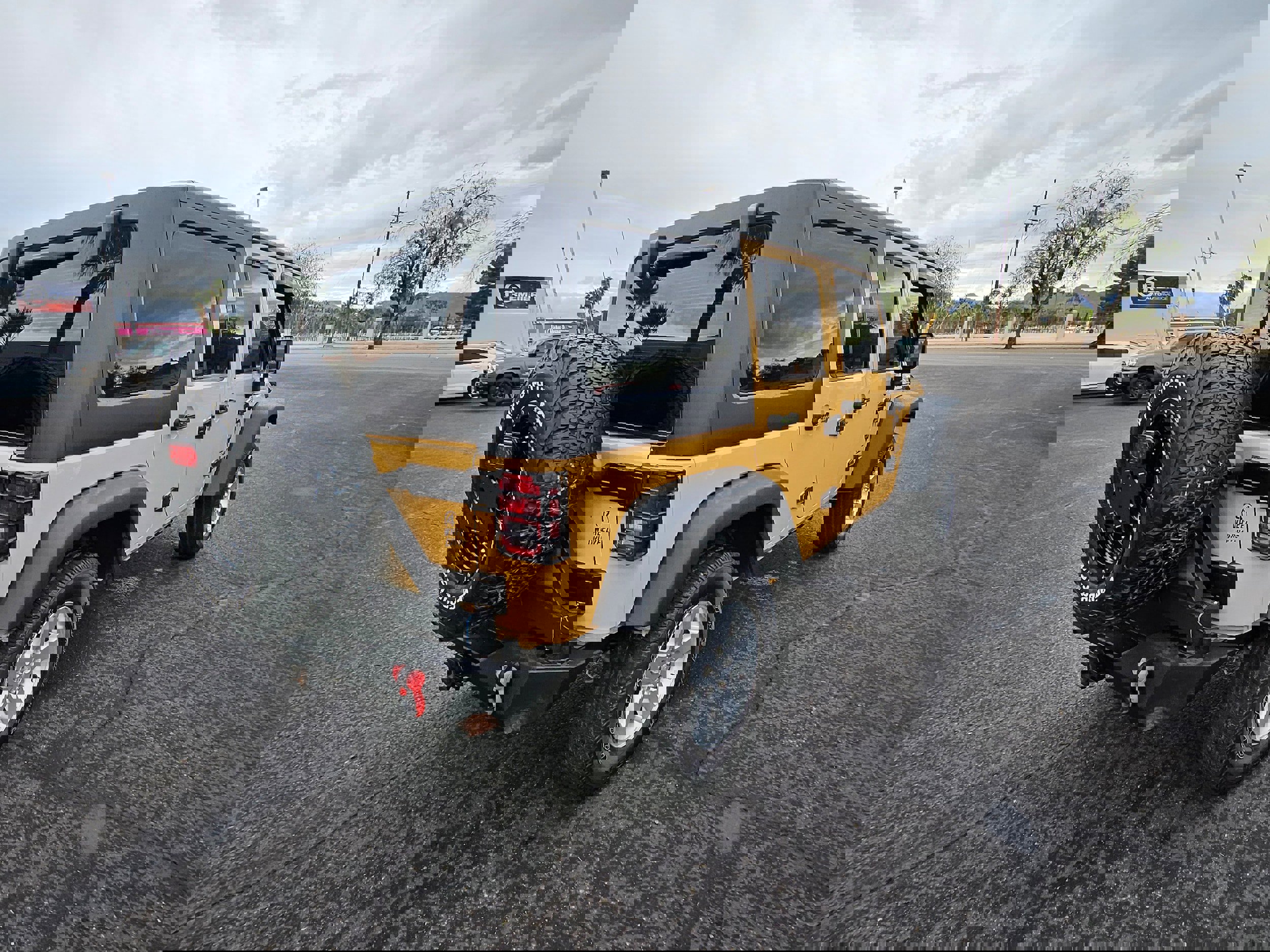 Used 2014 Jeep Wrangler Unlimited Sport w/ Max Tow Package image 5