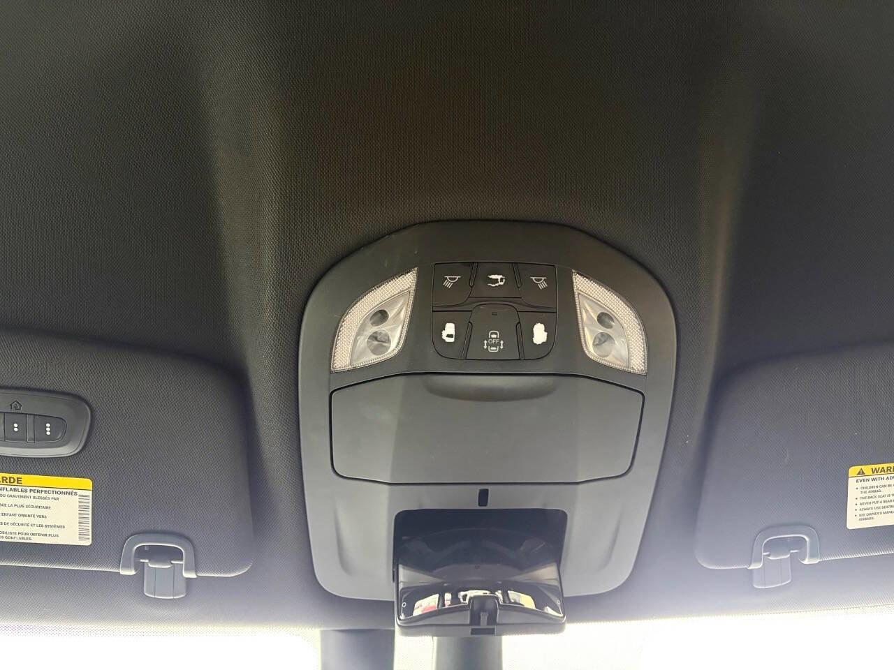 Used 2019 Chrysler Pacifica Touring-L w/ Advanced Safetytec Group FWD image 17