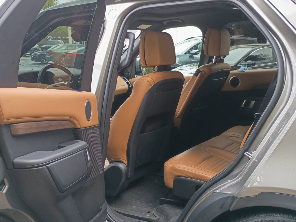 Used 2018 Land Rover Discovery HSE Luxury AWD/4WD image 17