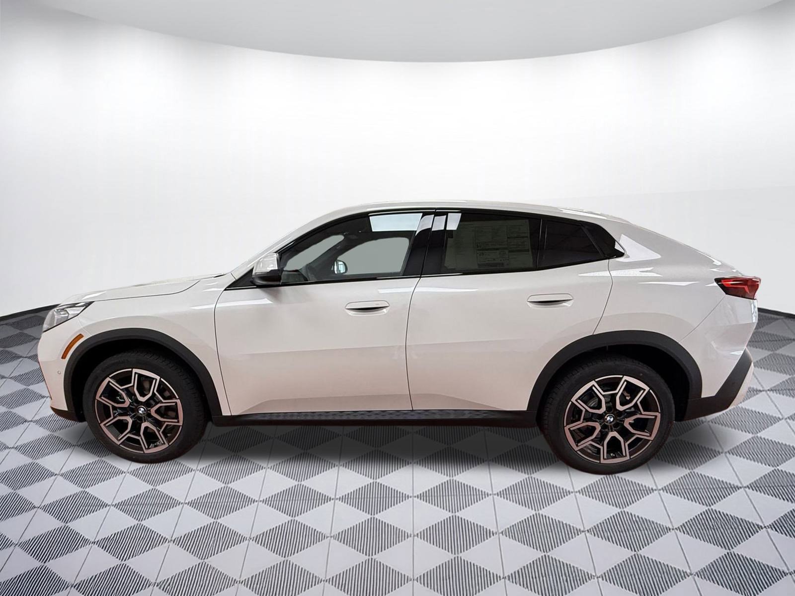 New 2026 BMW X2 xDrive28i image 2