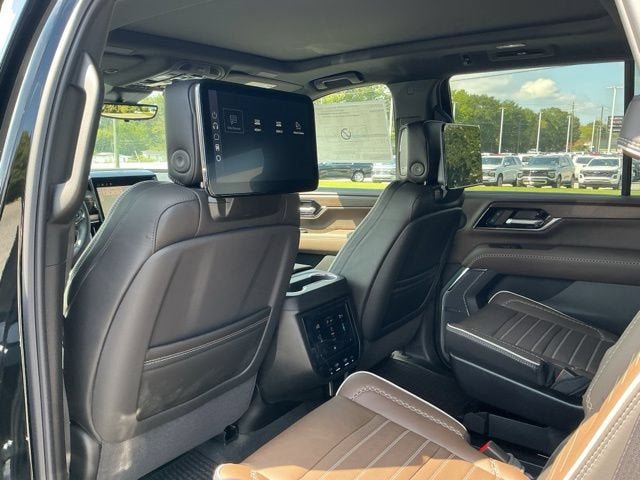 New 2026 GMC Yukon Denali Ultimate AWD/4WD image 14