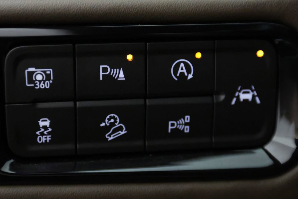 Used 2026 GMC Yukon XL Denali Ultimate w/ LPO, Illumination Package image 30