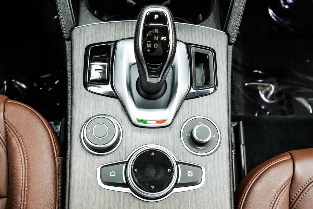 Used 2023 Alfa Romeo Stelvio Ti image 25