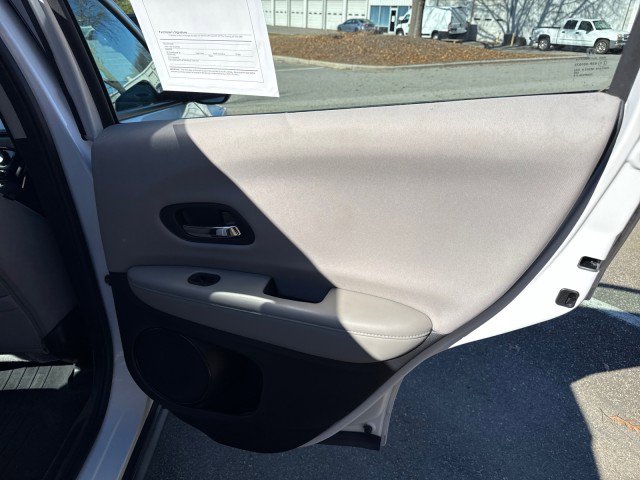 Used 2018 Honda HR-V LX image 35