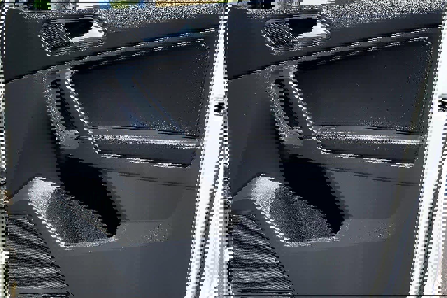 Used 2020 Volkswagen Tiguan SE R-Line image 23