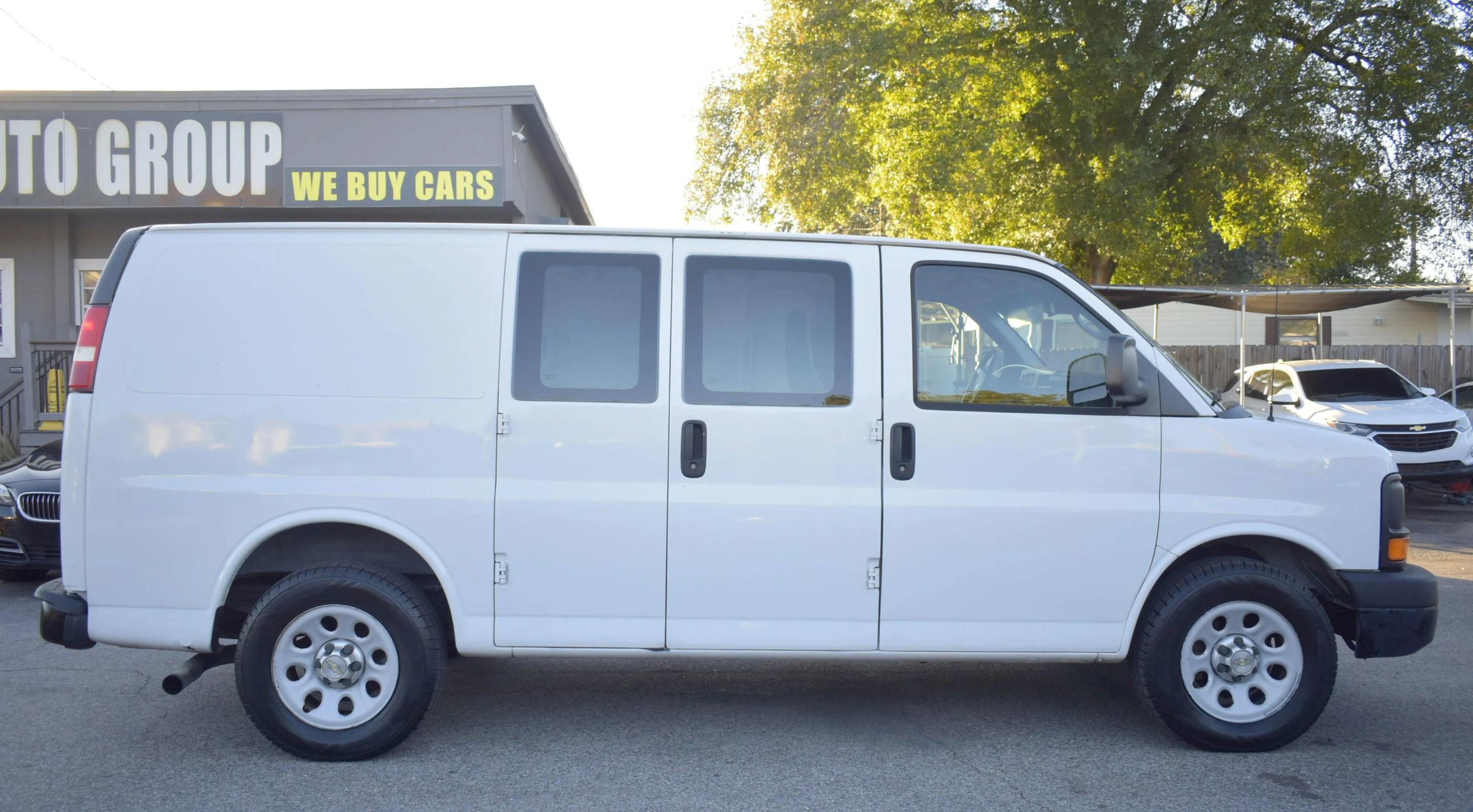 Used 2012 Chevrolet Express 1500 image 9