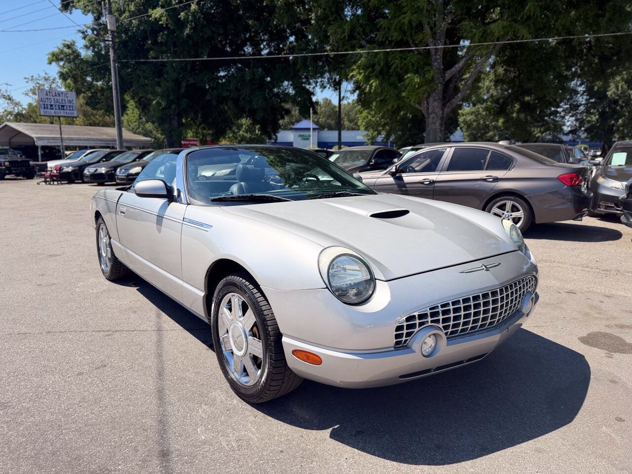 Used 2005 Ford Thunderbird RWD image 3