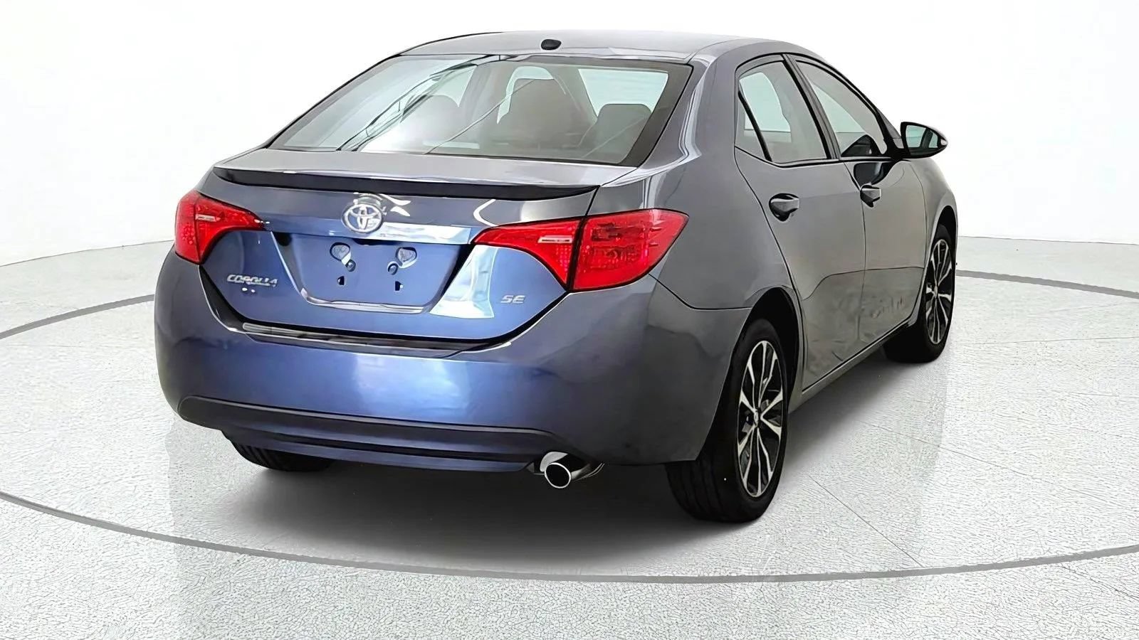 Used 2018 Toyota Corolla SE w/ SE Premium Package FWD image 8