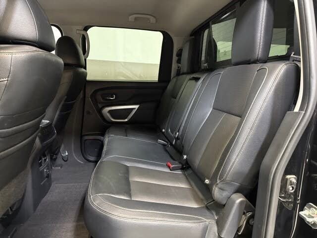 Used 2018 Nissan Titan SL w/ Chrome Package AWD/4WD image 37