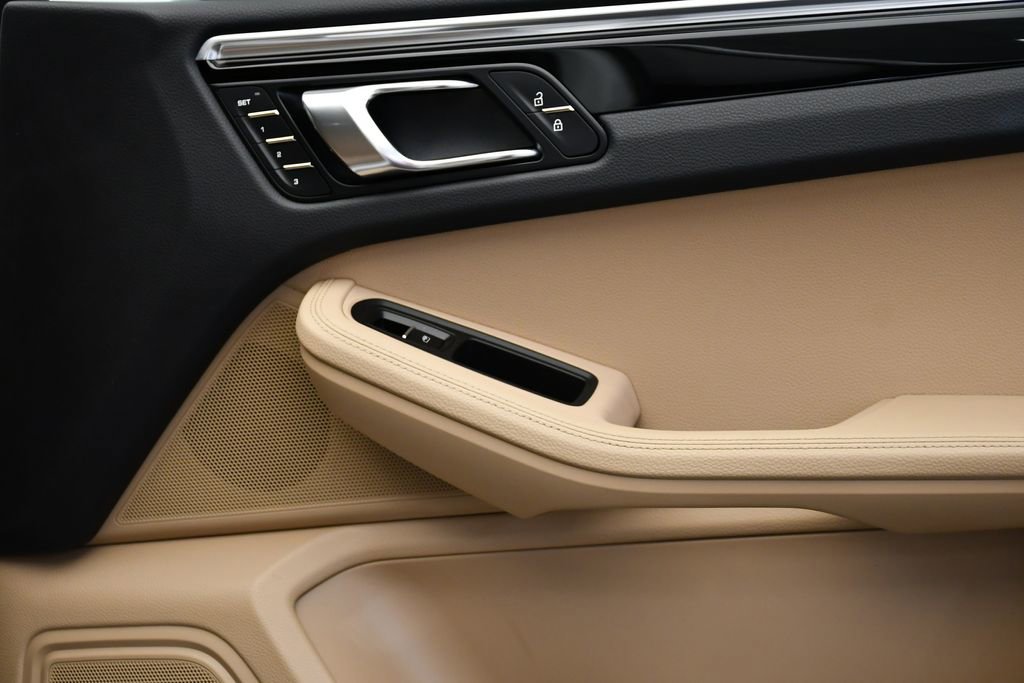Used 2022 Porsche Macan image 49