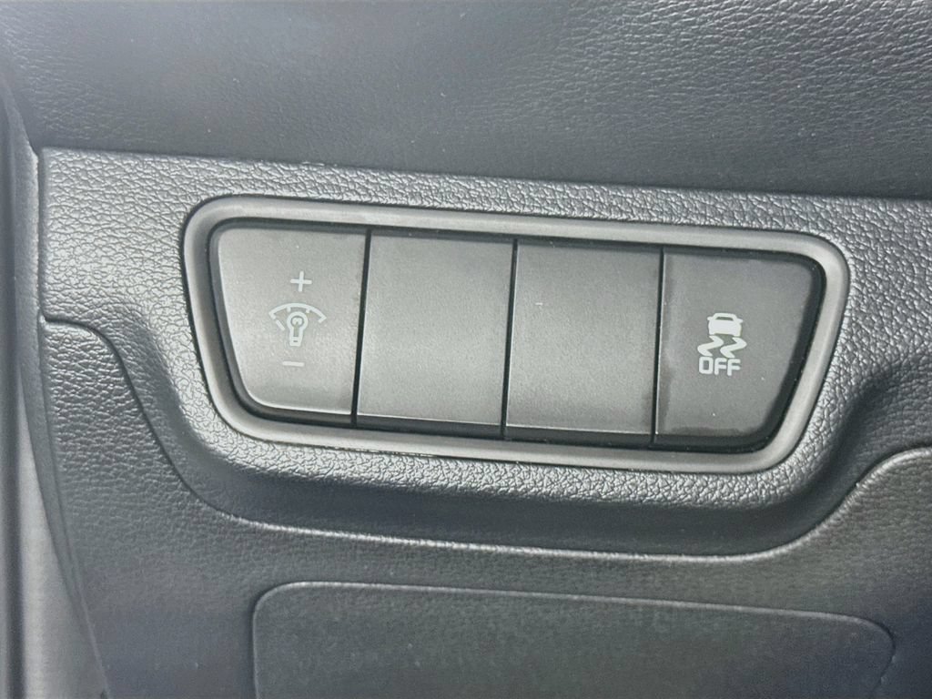 Used 2024 Kia Forte LXS FWD image 17