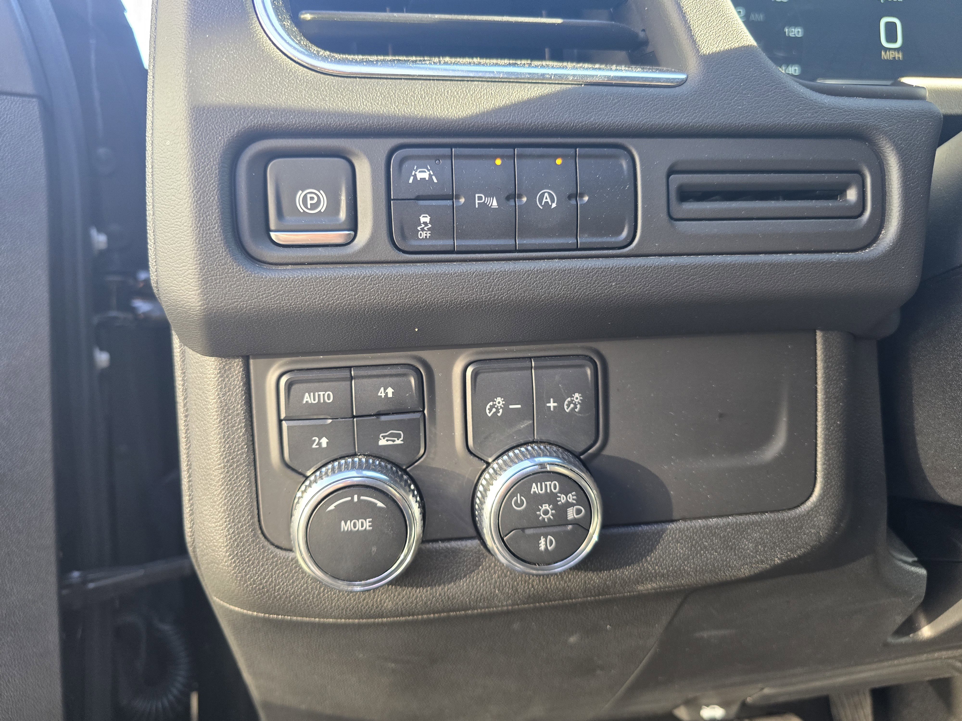 Used 2024 GMC Yukon SLT image 20