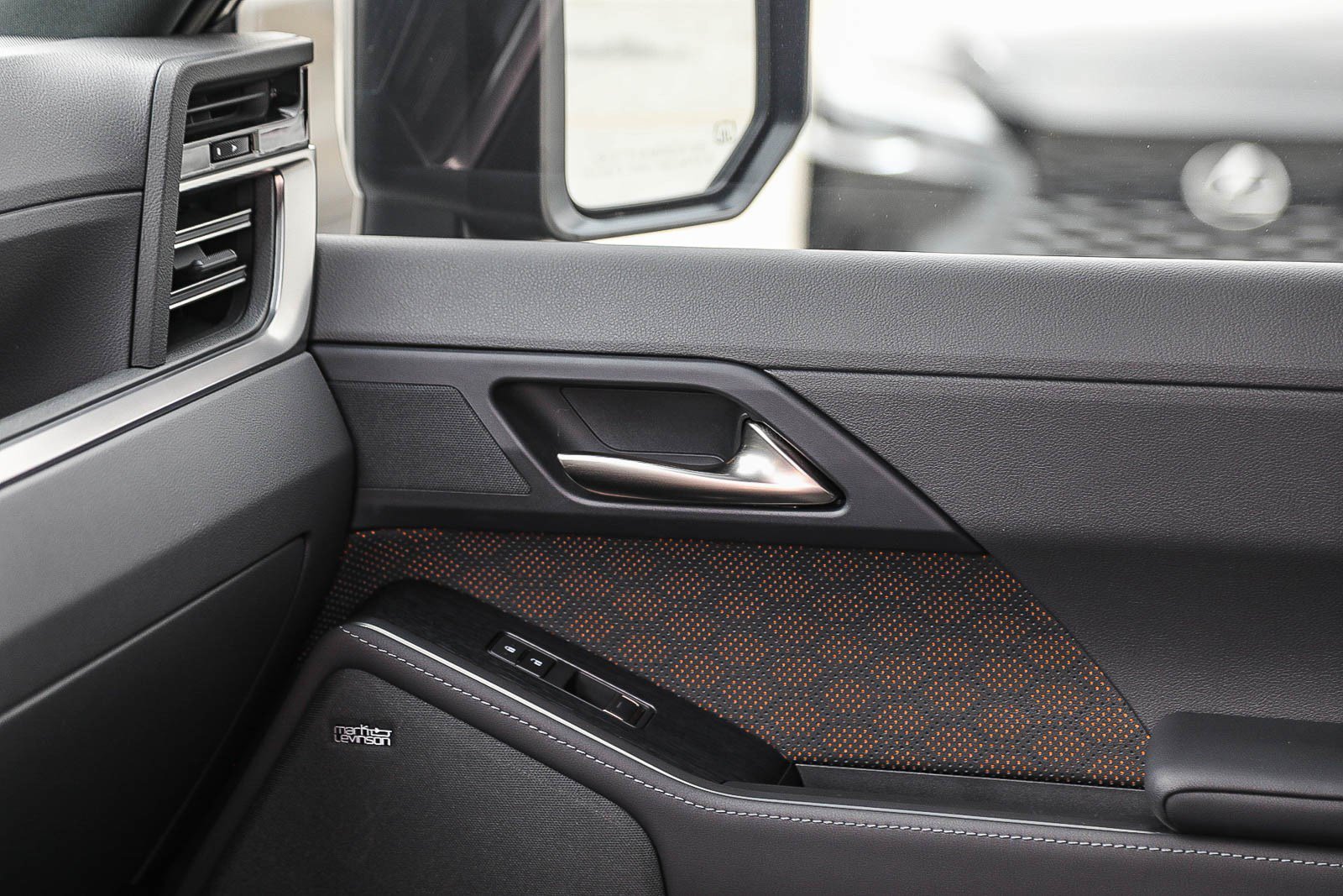 Used 2026 Lexus GX 550 w/ Cold Area Package AWD/4WD image 12