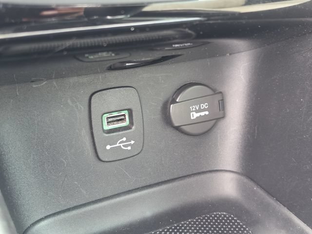 Used 2012 Chrysler 200 Limited FWD image 26