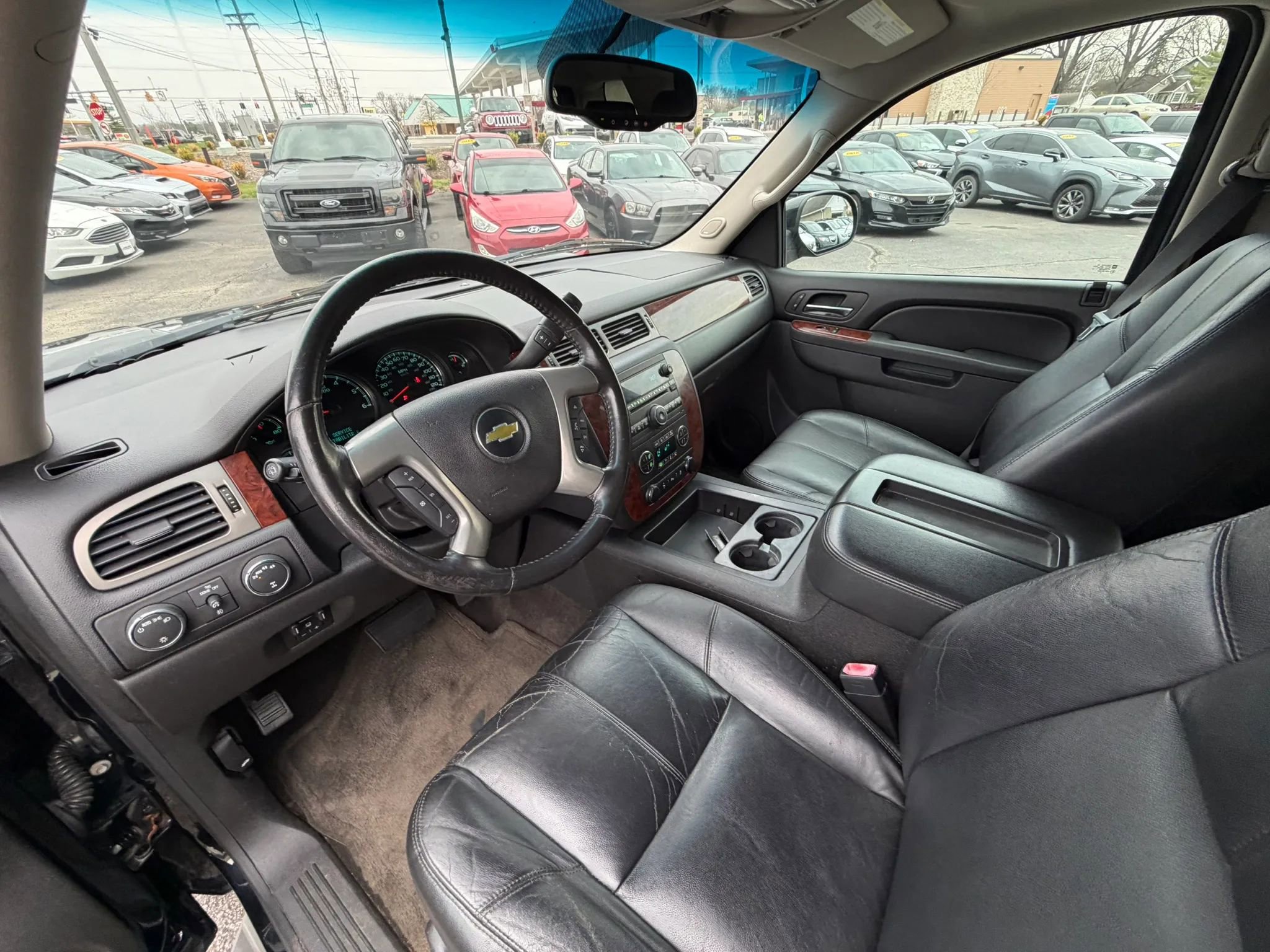 Used 2013 Chevrolet Suburban LT w/ Luxury Package image 23