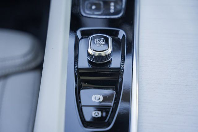 New 2026 Volvo XC60 B5 Ultra w/ Protection Package Premier image 26