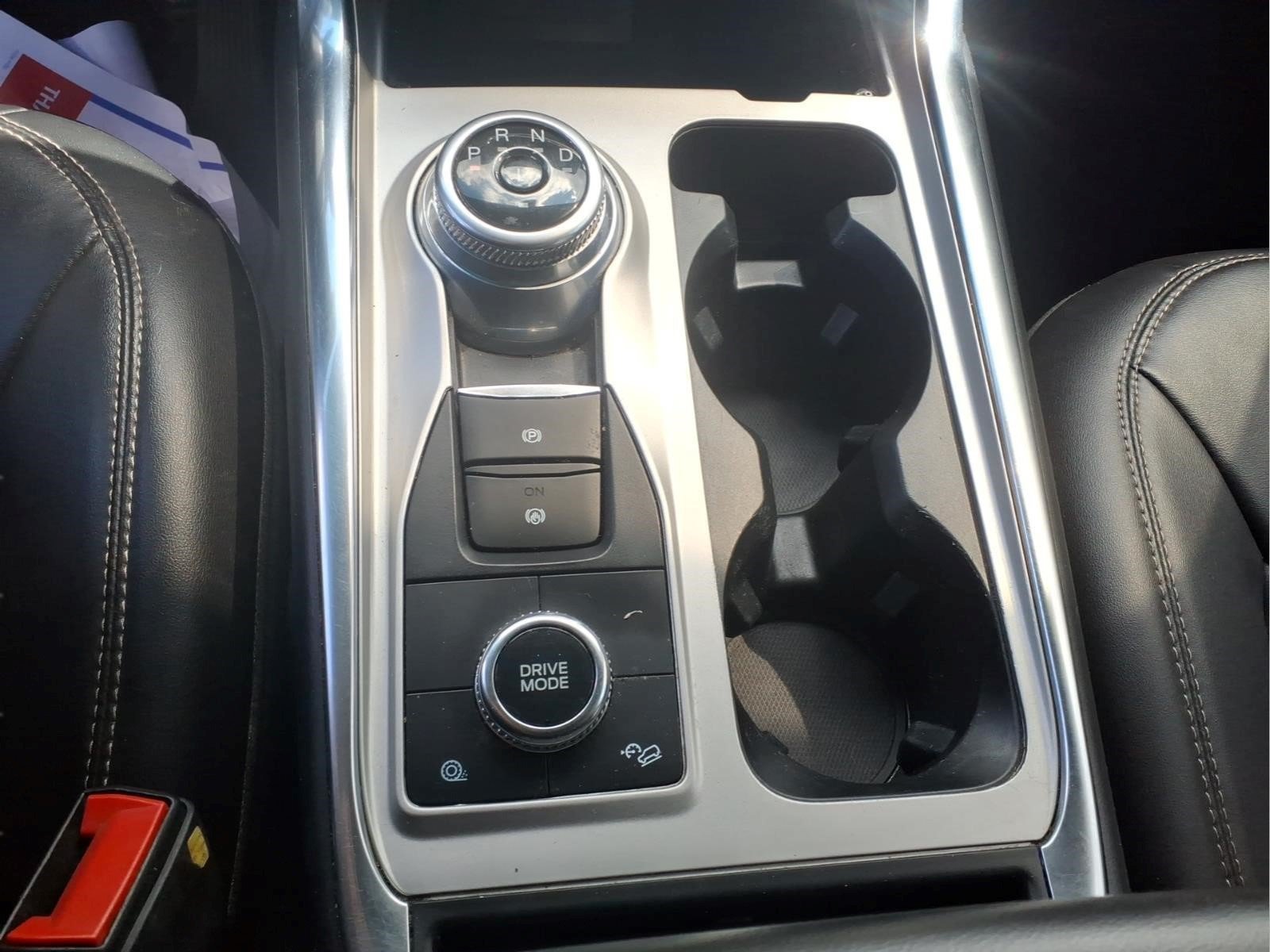 Used 2023 Ford Explorer XLT w/ Equipment Group 202A AWD/4WD image 13