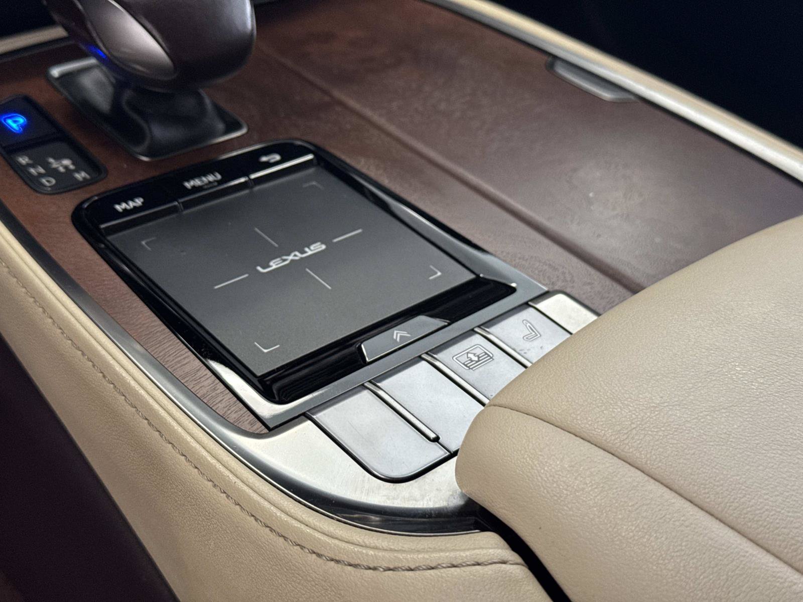 Used 2020 Lexus LS 500 w/ Accessory Package (Z1) RWD image 20