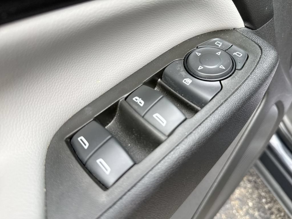 Used 2022 Chevrolet Equinox LS FWD image 13