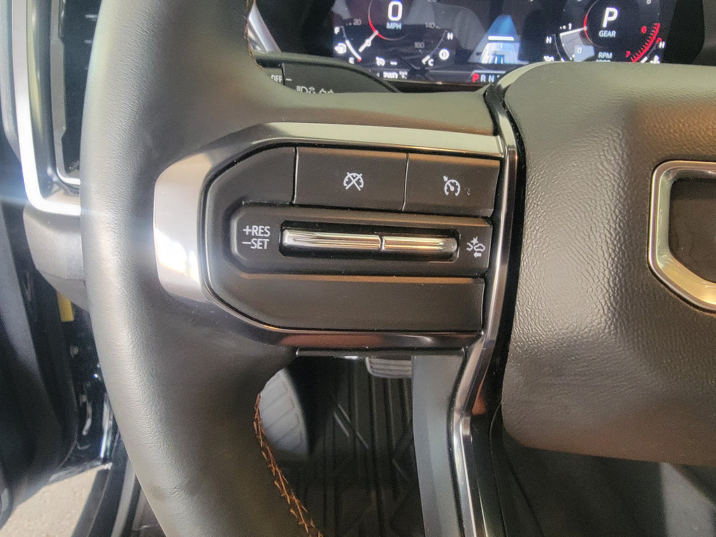 Used 2025 GMC Canyon AT4 w/ AT4 Premium Package AWD/4WD image 18