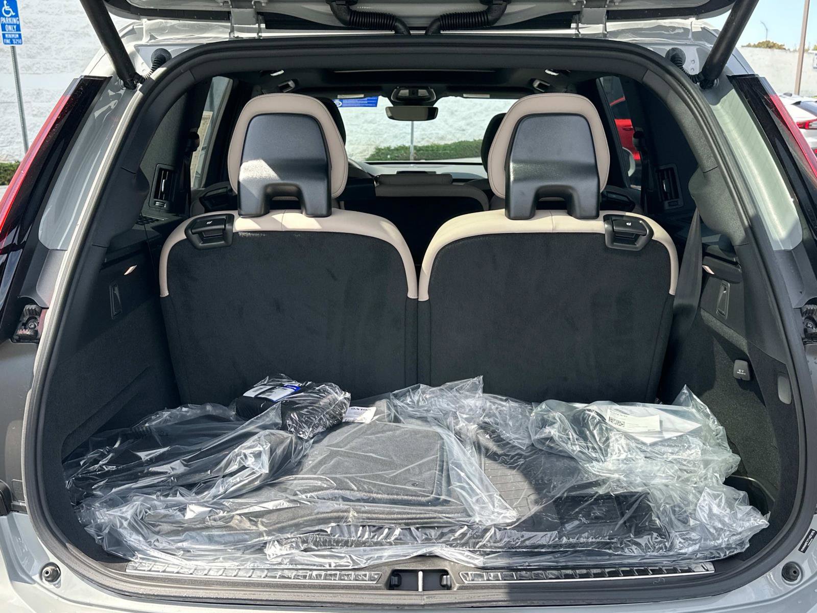 New 2026 Volvo XC90 T8 Plus image 19
