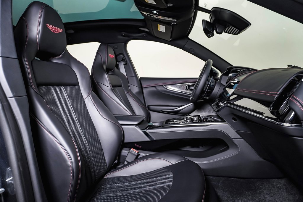 Used 2025 Aston Martin DBX 707 image 21