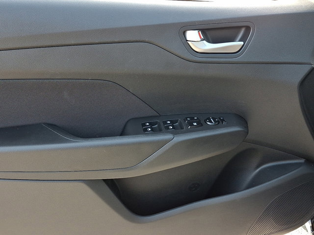 Used 2020 Hyundai Accent SE image 12