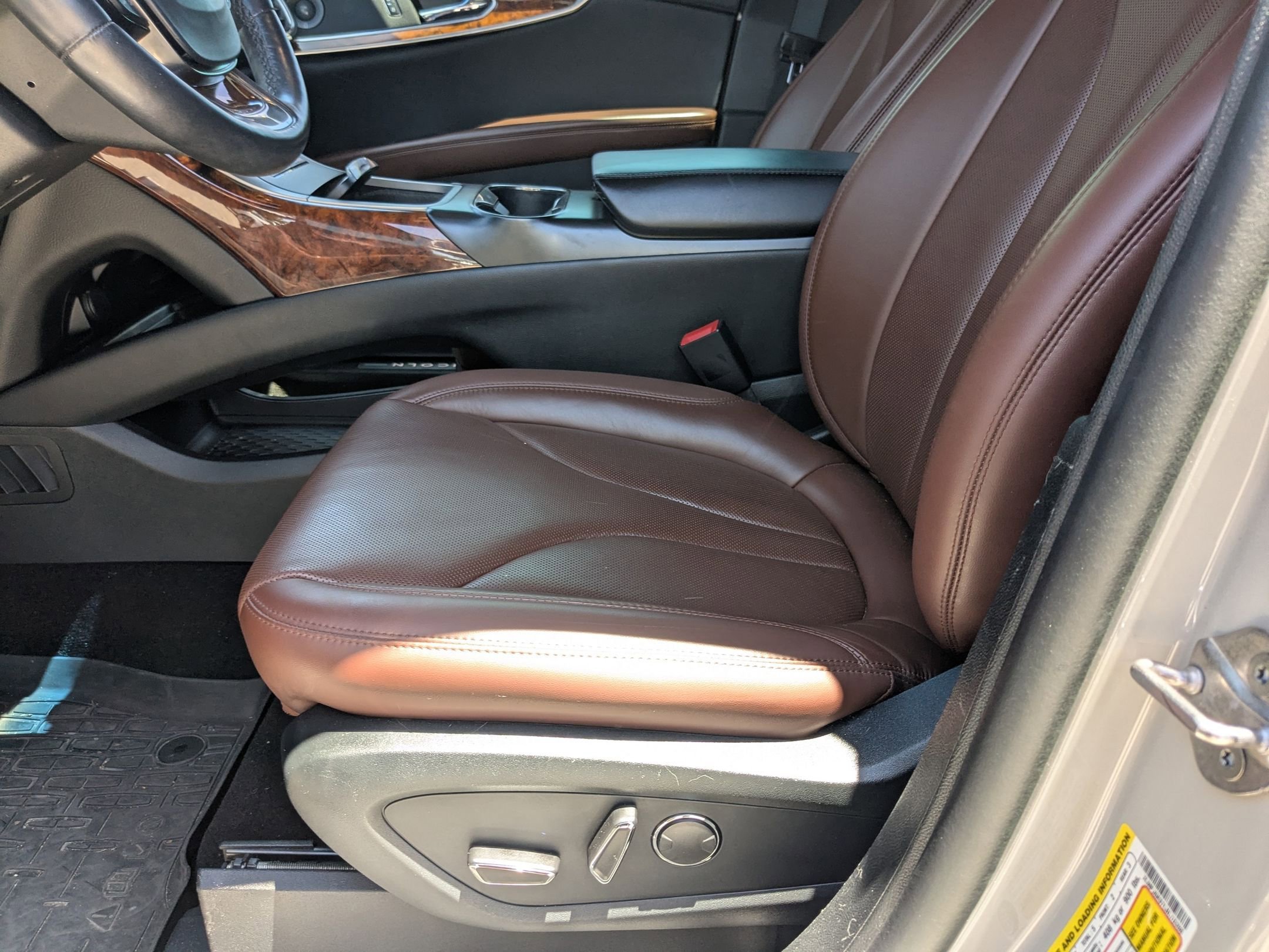 Used 2020 Lincoln Nautilus Reserve w/ Cargo Utility Package FWD image 7