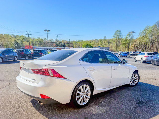 Used 2016 Lexus IS 200t image 4
