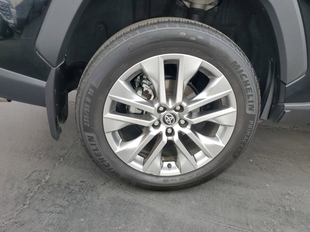 Used 2024 Toyota RAV4 XLE Premium image 31
