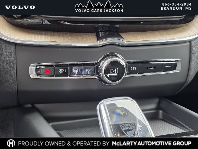 New 2026 Volvo XC60 B5 Plus w/ Protection Package Premier AWD/4WD image 19