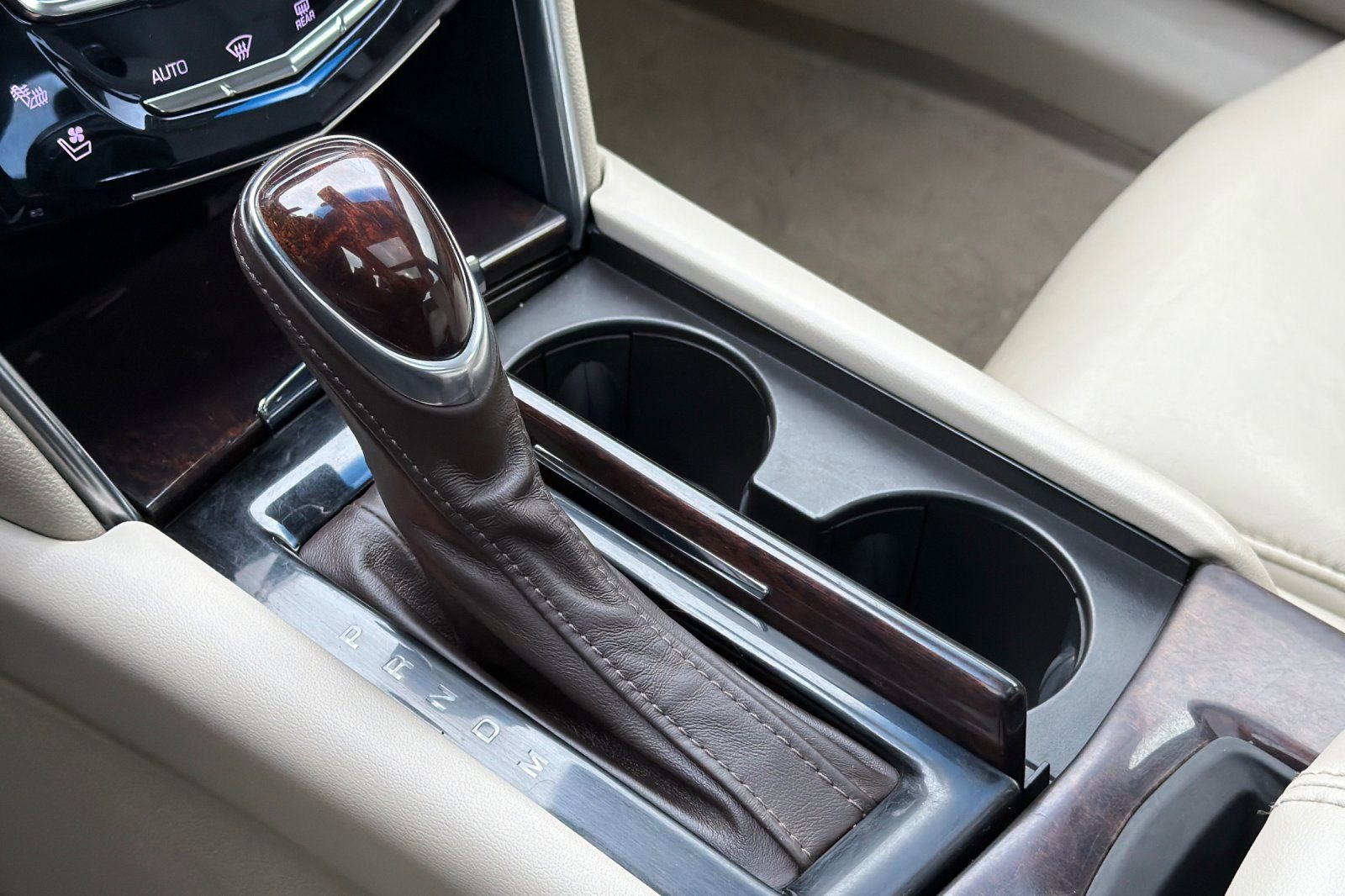 Used 2014 Cadillac XTS Premium image 18