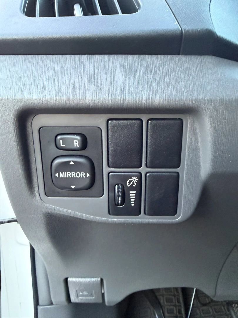Used 2010 Toyota Prius Five FWD image 27
