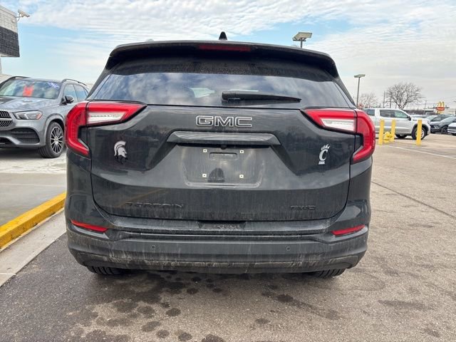Used 2023 GMC Terrain SLE w/ Driver Convenience Package image 9