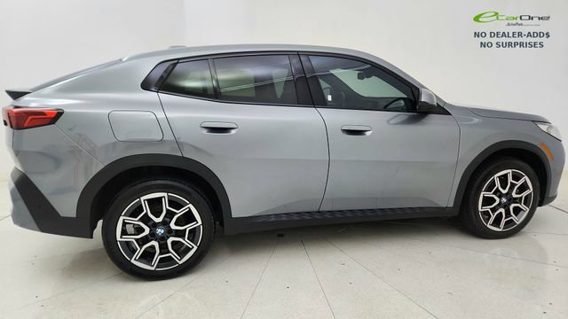 Used 2025 BMW X2 xDrive28i AWD/4WD image 6