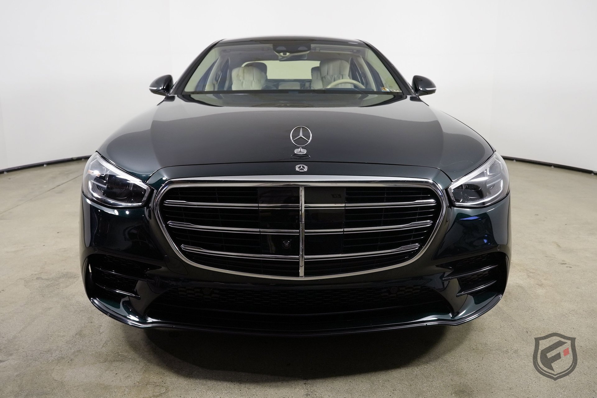 Used 2022 Mercedes-Benz S 580 4MATIC Sedan image 3