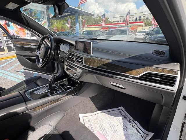 Used 2018 BMW 750i xDrive AWD/4WD image 21
