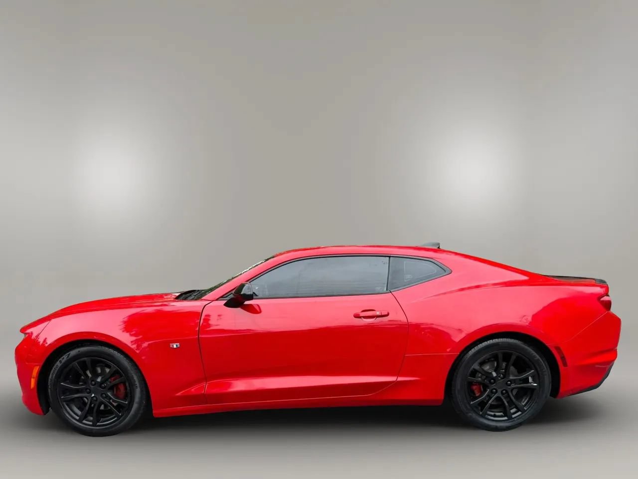 Used 2022 Chevrolet Camaro LS RWD image 4