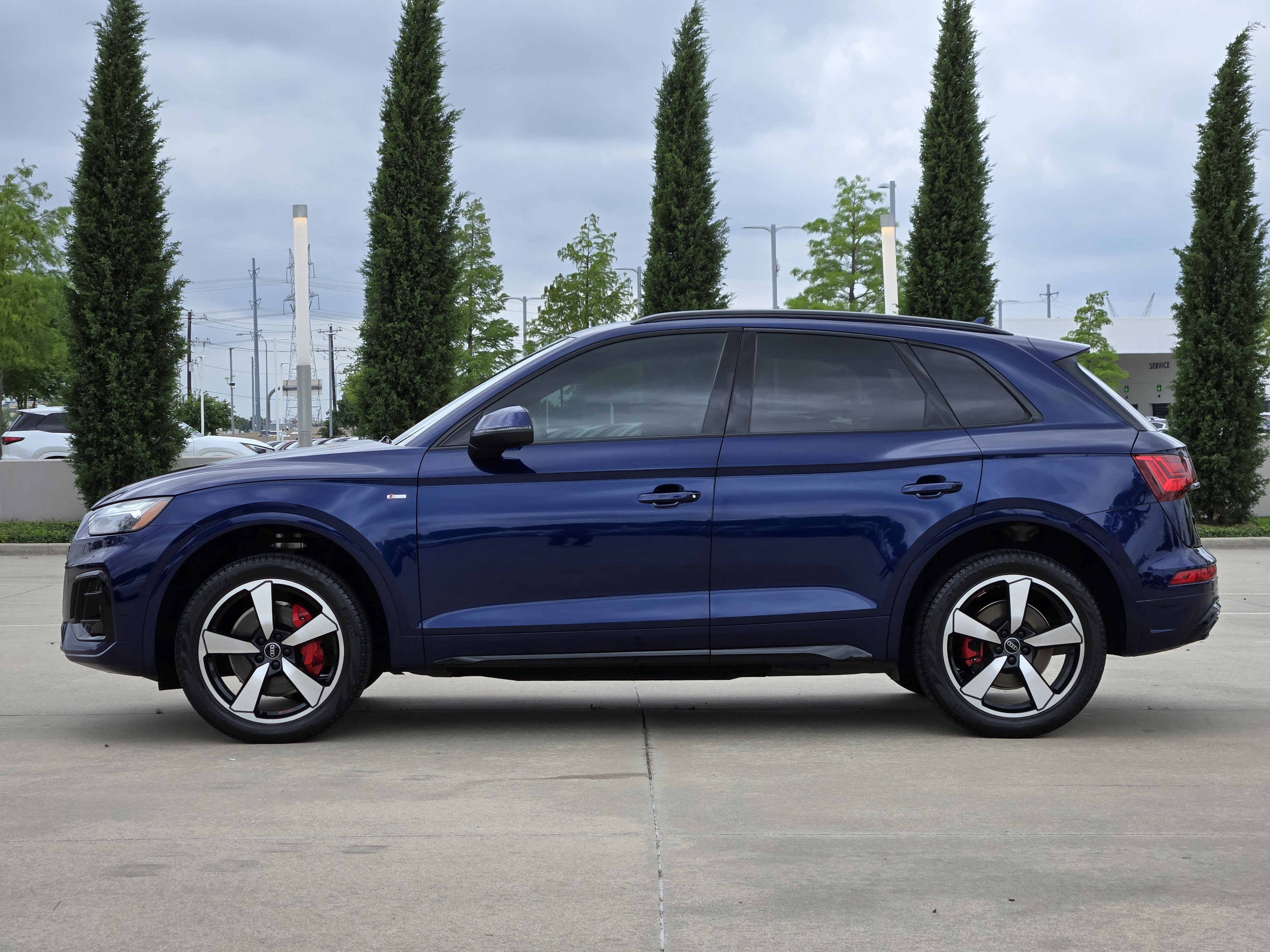 Used 2024 Audi Q5 2.0T Premium Plus w/ Premium Plus Package image 2
