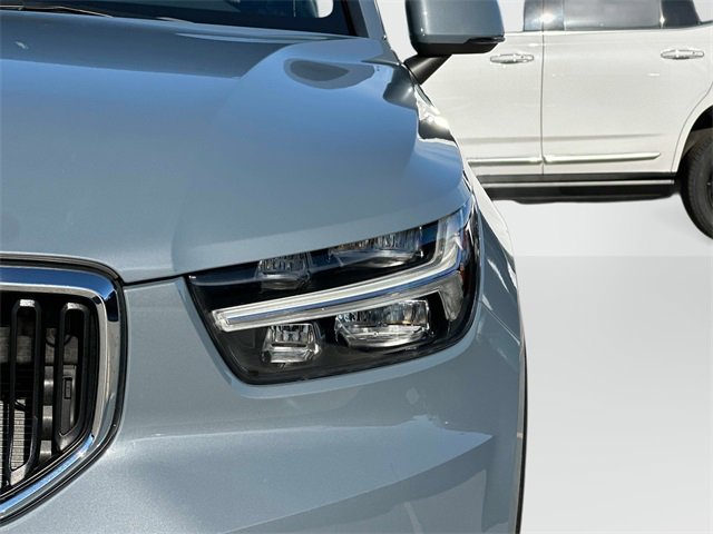 Used 2021 Volvo XC40 T4 Momentum w/ Premium Package image 27