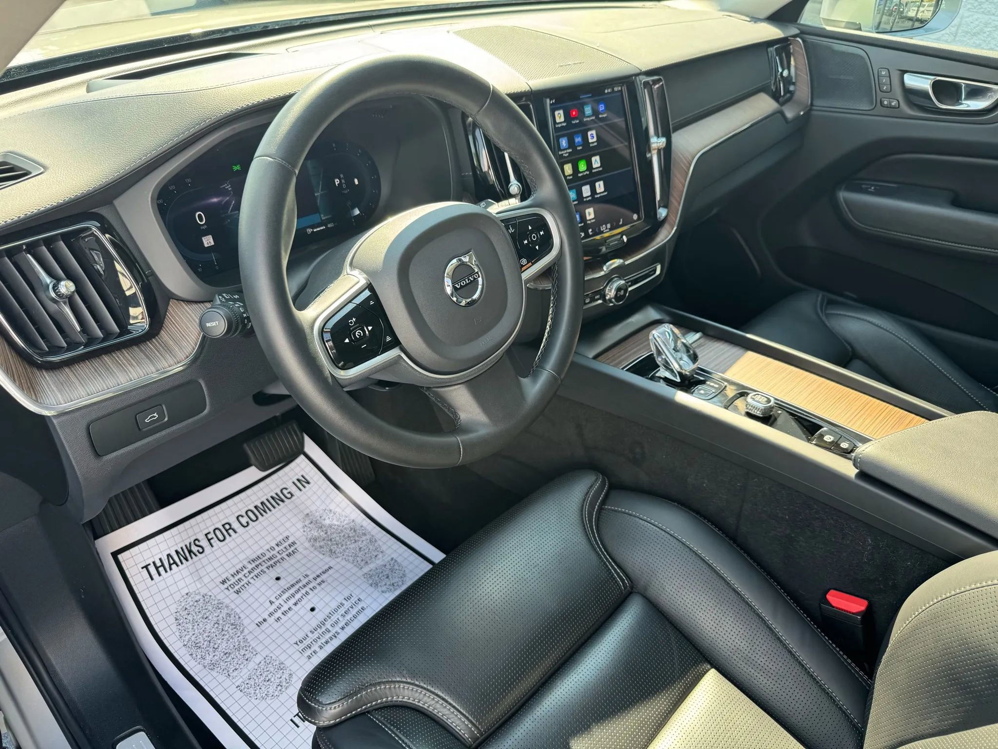 Used 2023 Volvo XC60 B5 Ultimate w/ Climate Package image 6