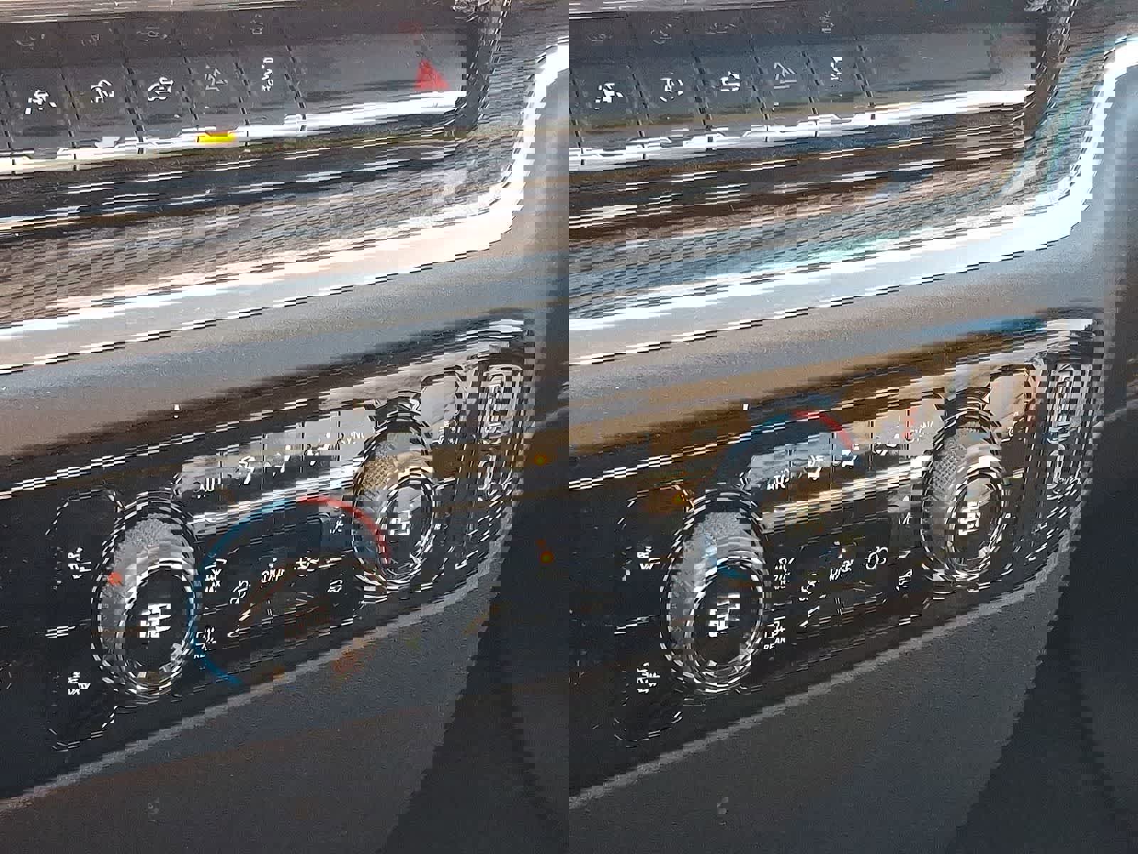 Used 2023 Chevrolet Silverado 1500 LT image 23