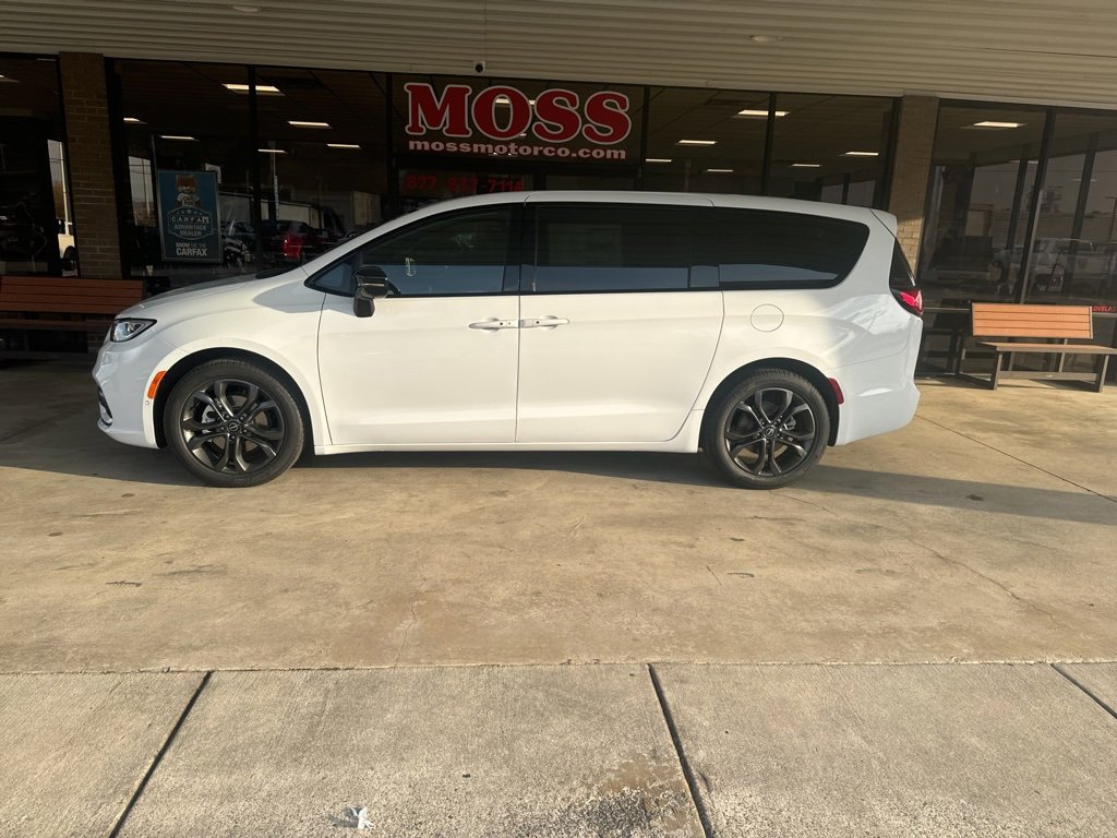 New 2026 Chrysler Pacifica Select image 7