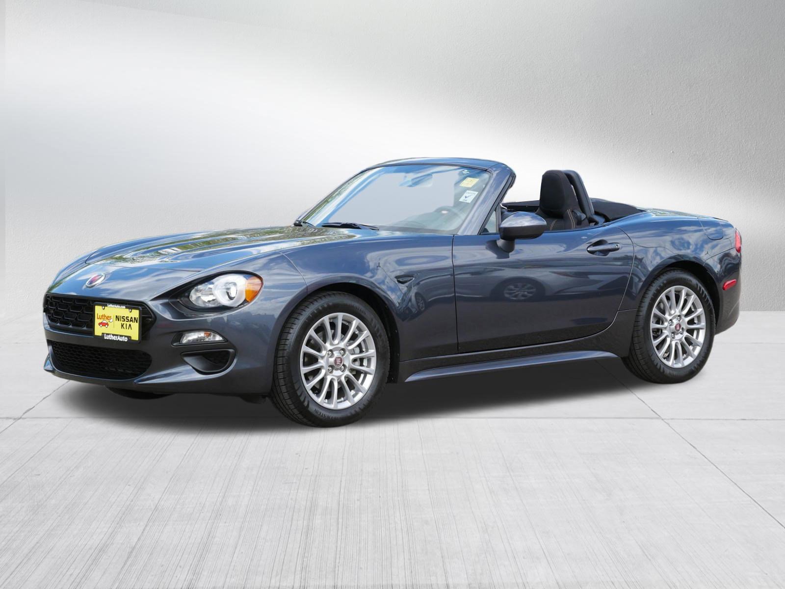 Used 2017 FIAT 124 Spider Classica RWD image 3