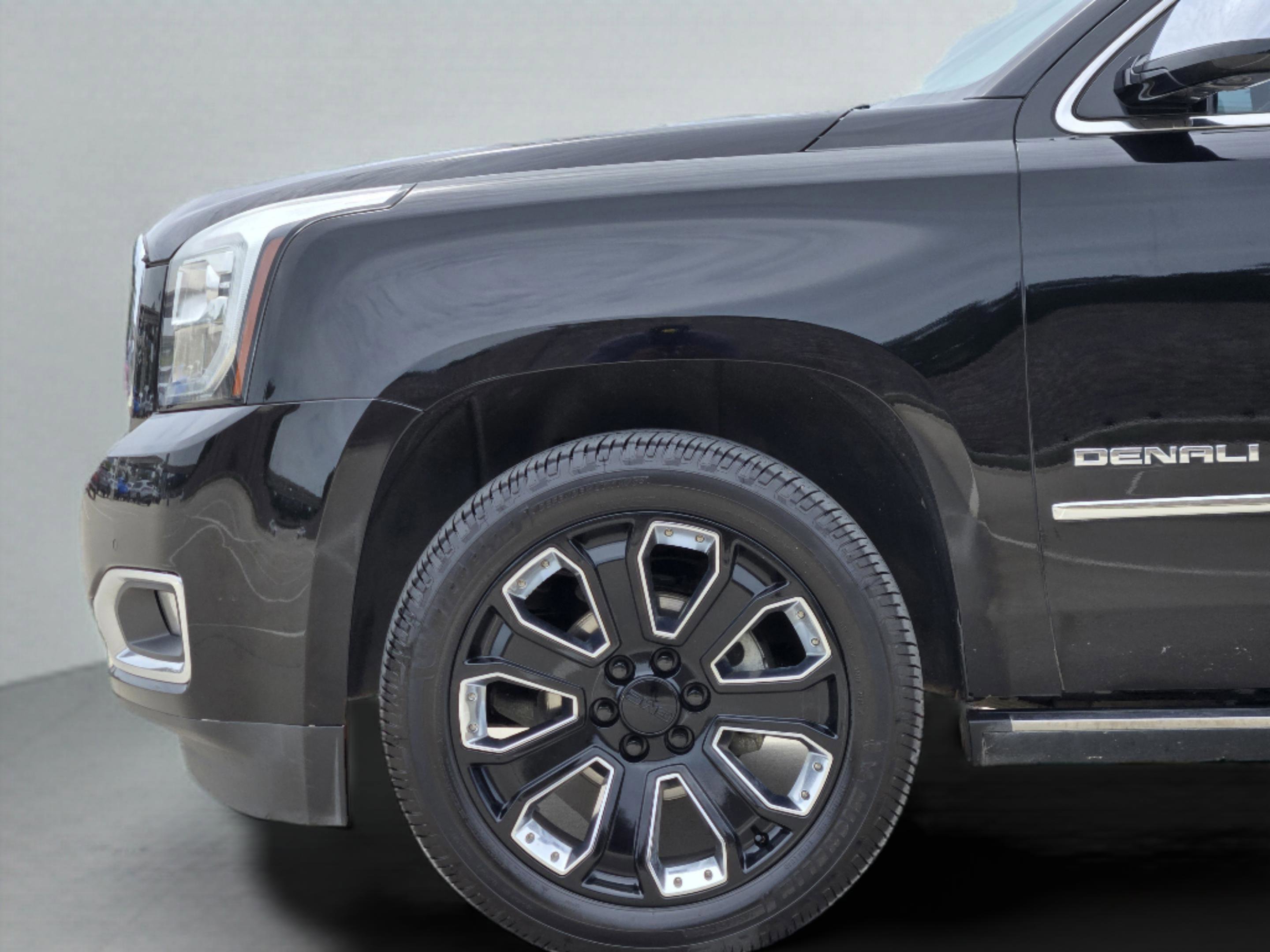 Used 2019 GMC Yukon XL Denali w/ Denali Ultimate Package AWD/4WD image 10