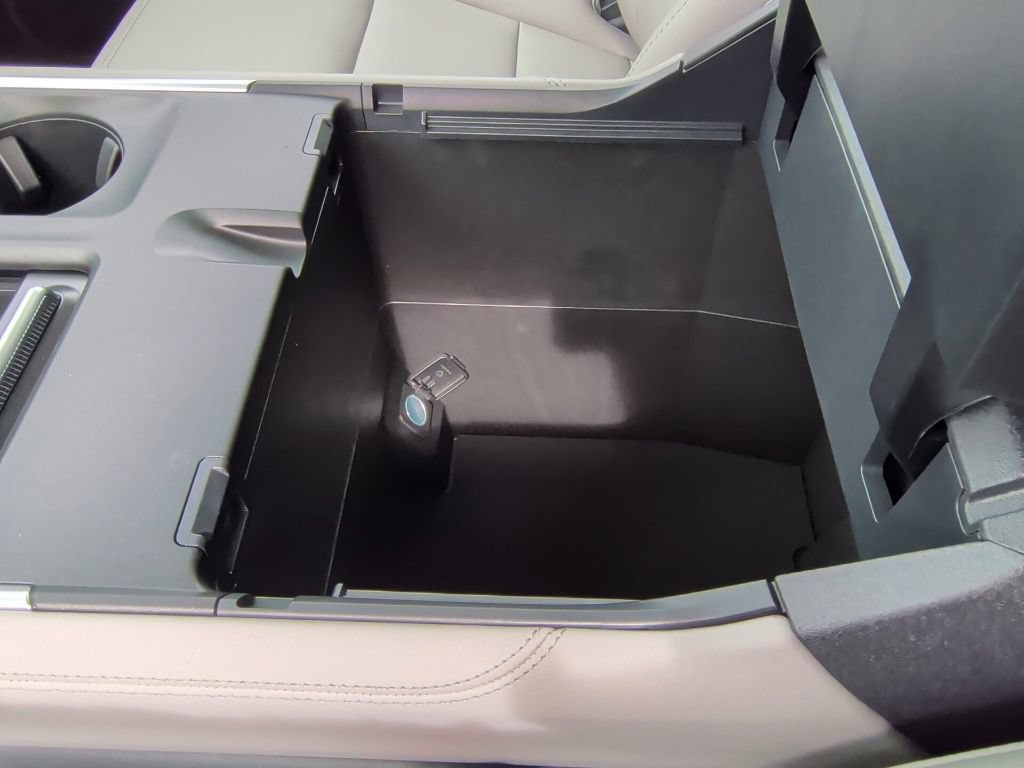 New 2027 Ford Expedition Active RWD image 32