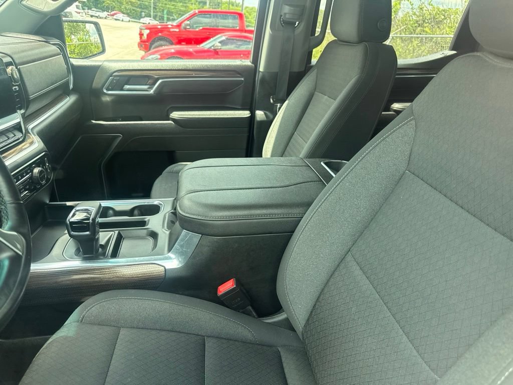 Used 2025 Chevrolet Silverado 1500 LT AWD/4WD image 10