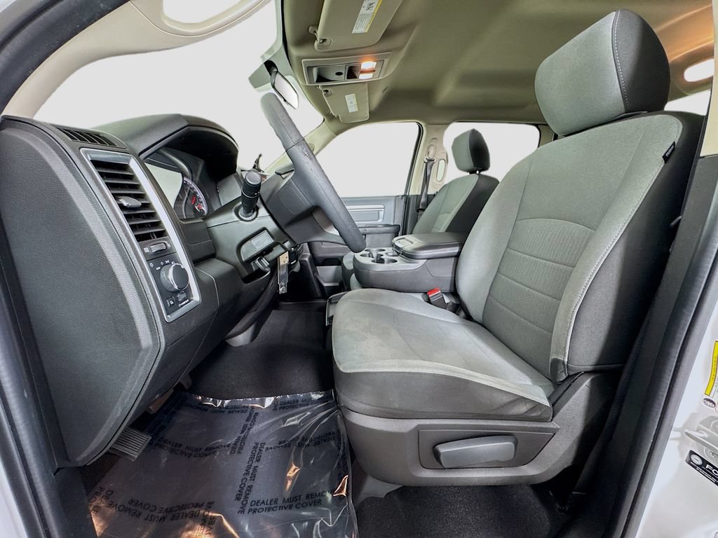 Used 2022 RAM 1500 Classic SLT RWD image 17